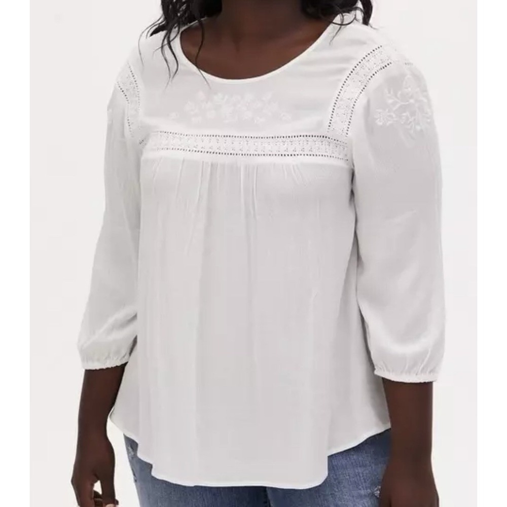 Torrid Crinkle Gauze Embroidered Top Women Size 2/18-20 White 3/4‎ Sleeve EUC - Picture 2 of 15